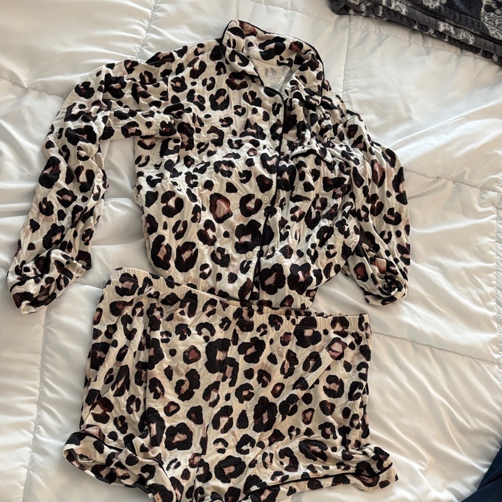 Stars Above Leopard Print Pajama Set